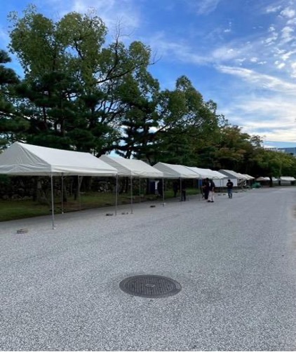 出店ブースや休憩所など多用途に活躍するパイプテント